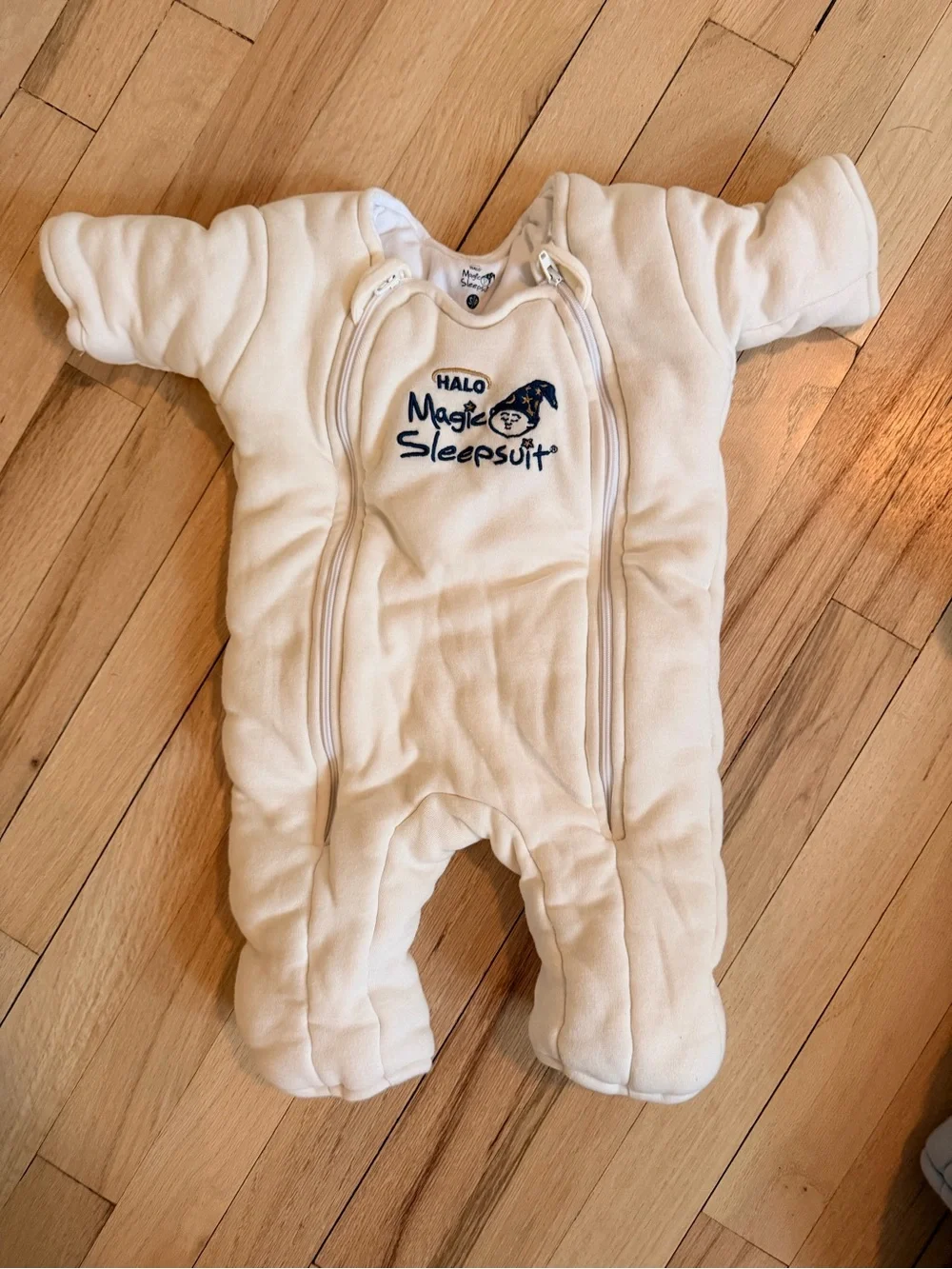 Halo Magic Sleepsuit Baby One-Piece in Cream size Small Never Worn